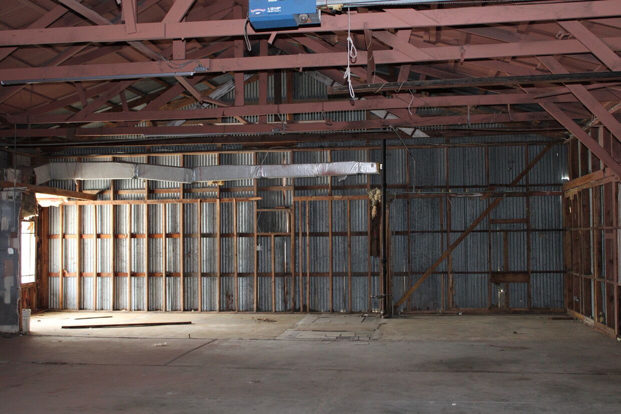 470 S 4th St, Beaumont, TX 77701